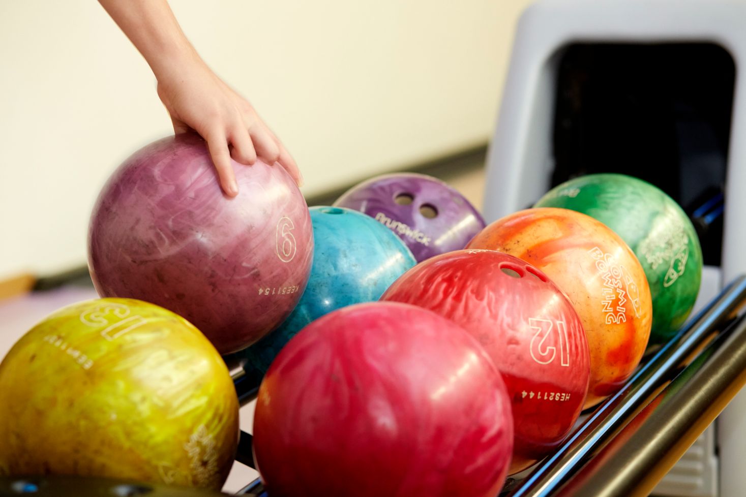 Plaisir du bowling pour tous à l'auberge de jeunesse de Beaufort