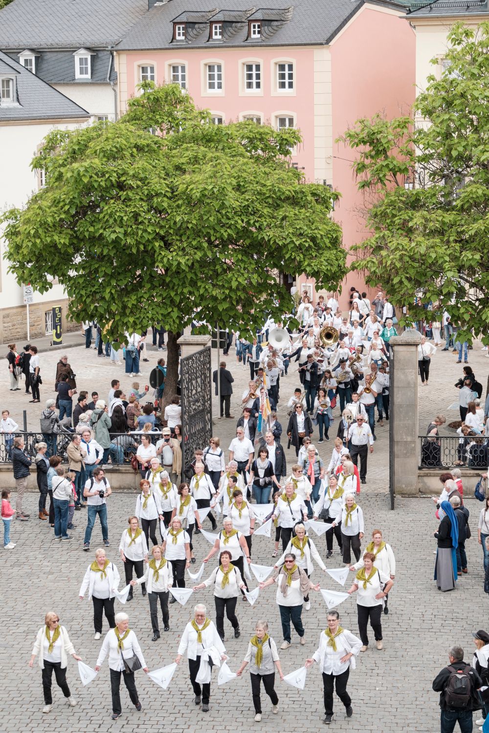 Vue aérienne de la Procession dansante d'Echternach