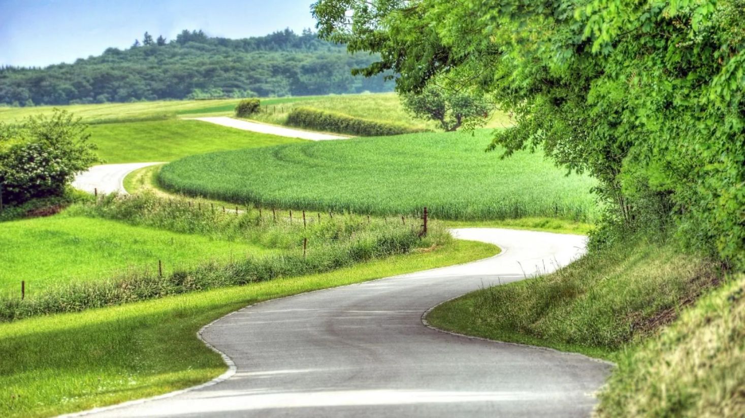 Mooie, rustige weg in de regio Mullerthal